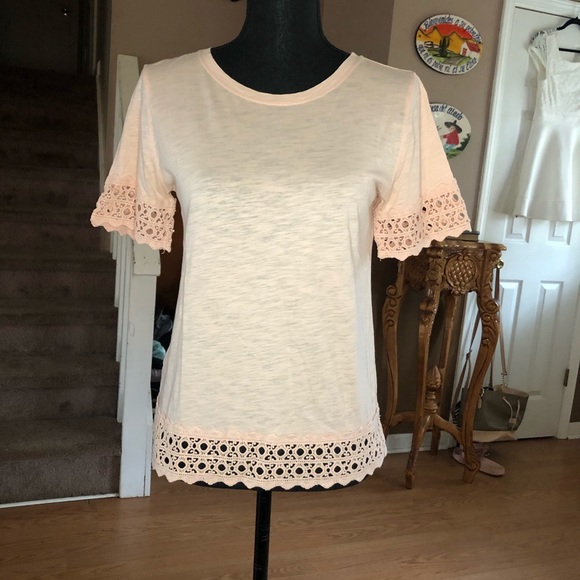 LOFT Tops - Loft Crochet Scallop Tee